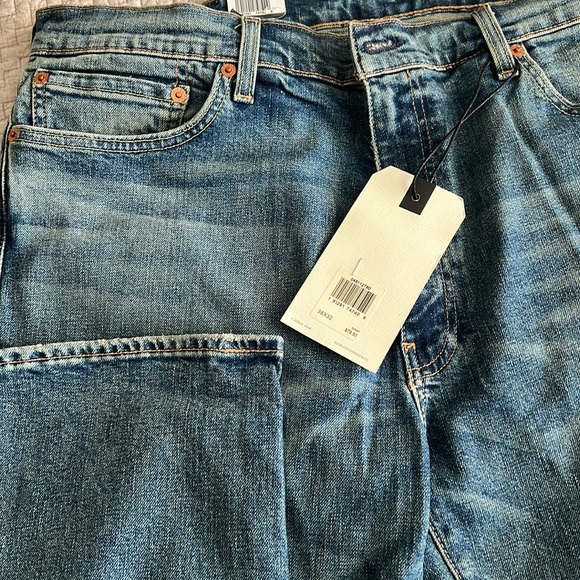 Men’s NWT Levi’s jeans 38x32 - Picture 2 of 4